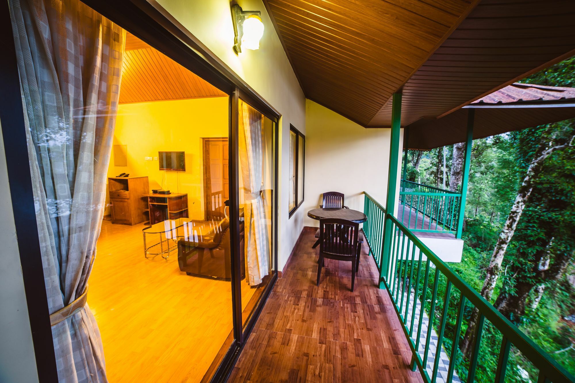 Deep Woods Resort Munnar Exterior photo
